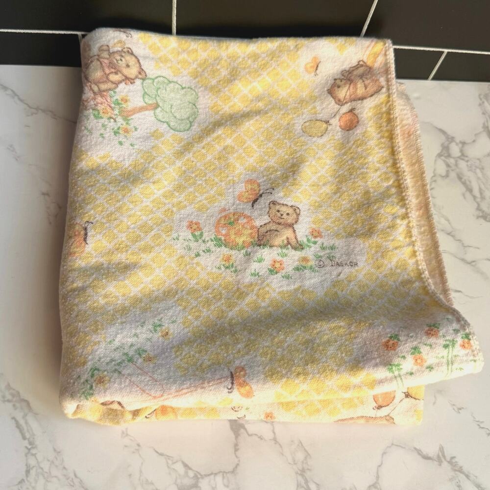 Vintage 70s Daekor Teddy Bear Cotton Flannel Baby Blanket